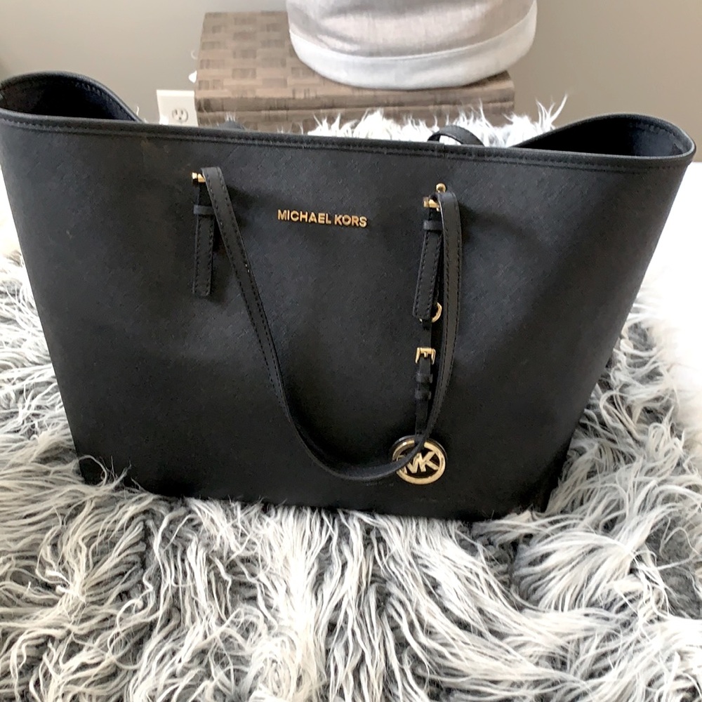 Black Michael Kors tote